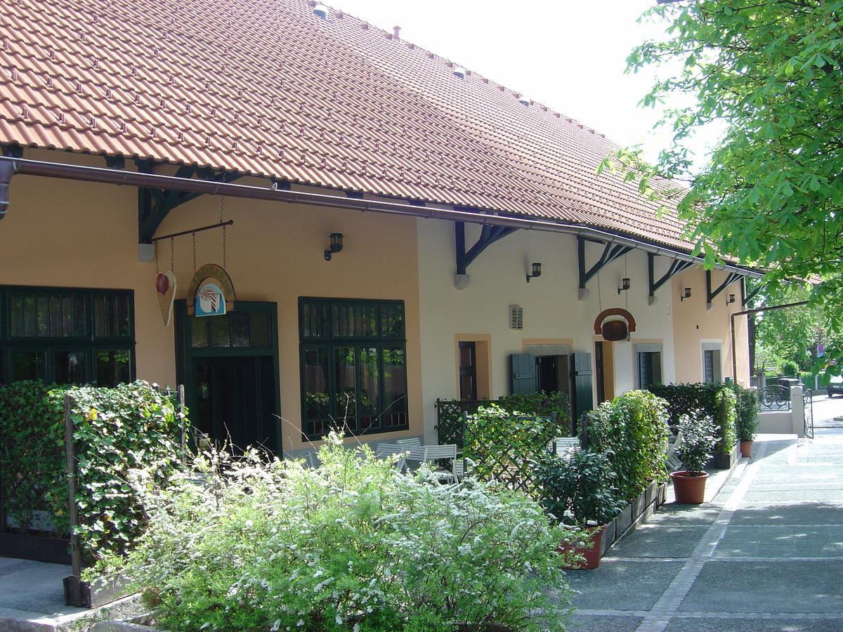 Pri Zabarju Bed & Breakfast Ljubljana Hotel Exterior photo